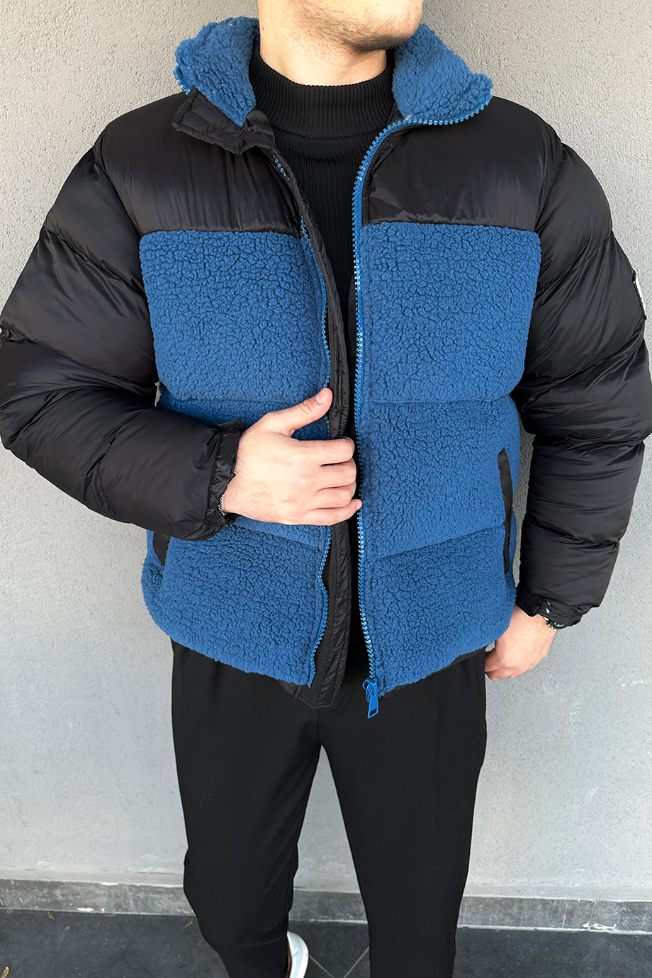 MAVİ-SİYAH OVERSIZE PELUŞ DETAYLI ŞİŞME MONT 