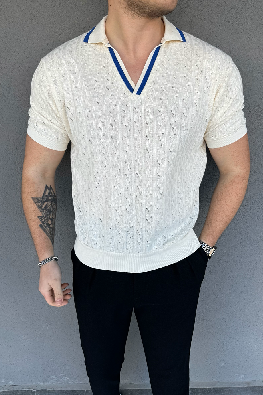 ÖRME KUMAŞ MAVİ YAKALI T-SHİRT