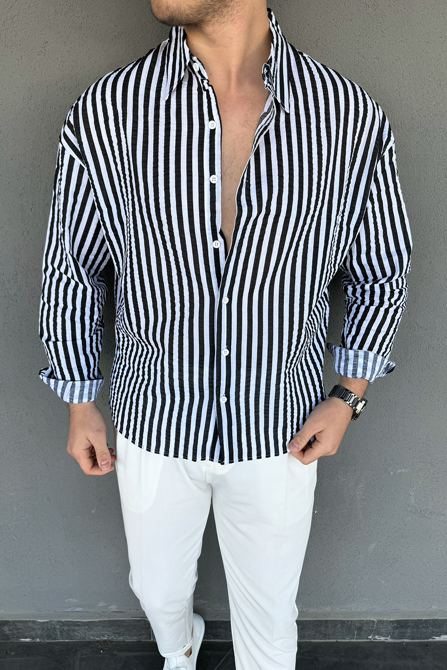 SİYAH-BEYAZ ÇİZGİLİ GÖMLEK