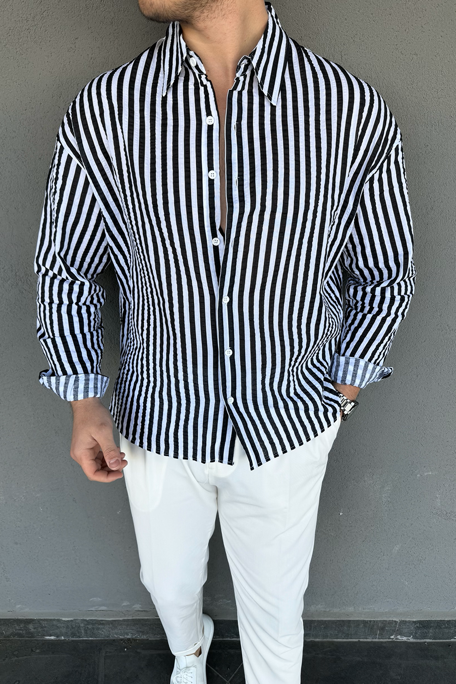 SİYAH-BEYAZ ÇİZGİLİ GÖMLEK