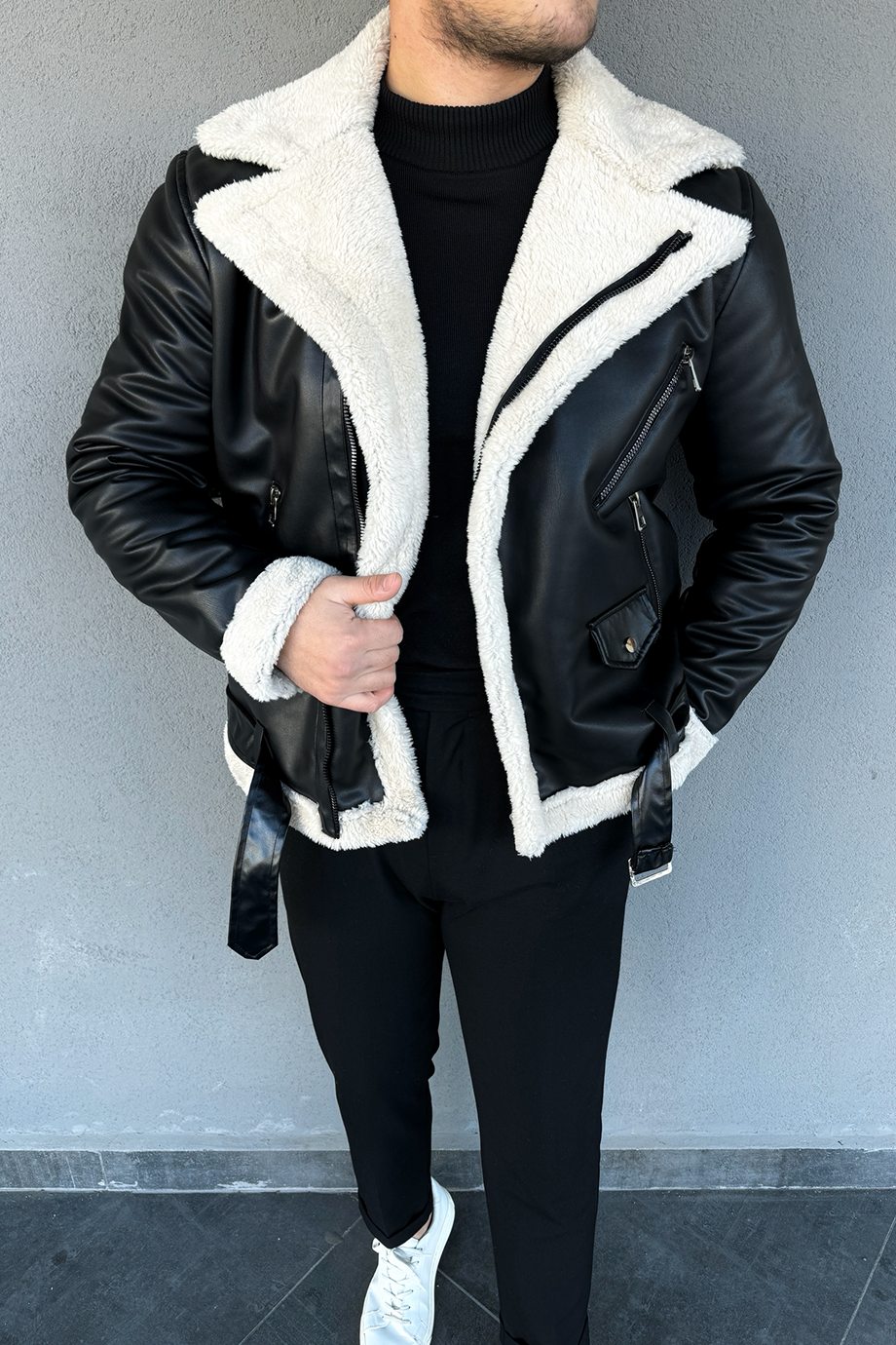 SİYAH-BEYAZ YAKALI KUZEY MODELİ KÜRKLÜ MONT