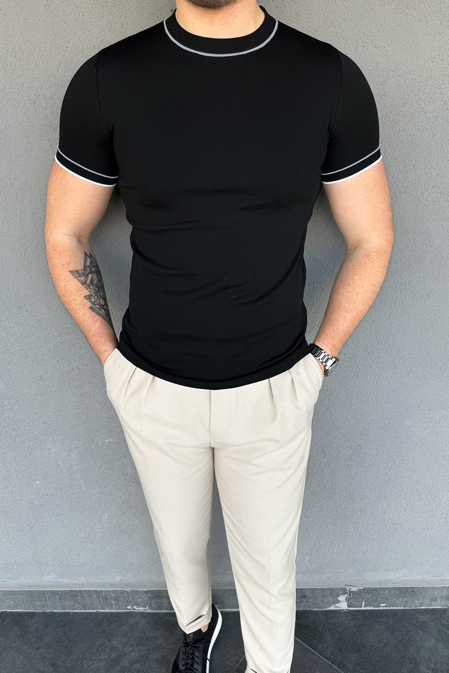 SİYAH BİSİKLET YAKA ÇİZGİLİ TRİKO T-SHİRT