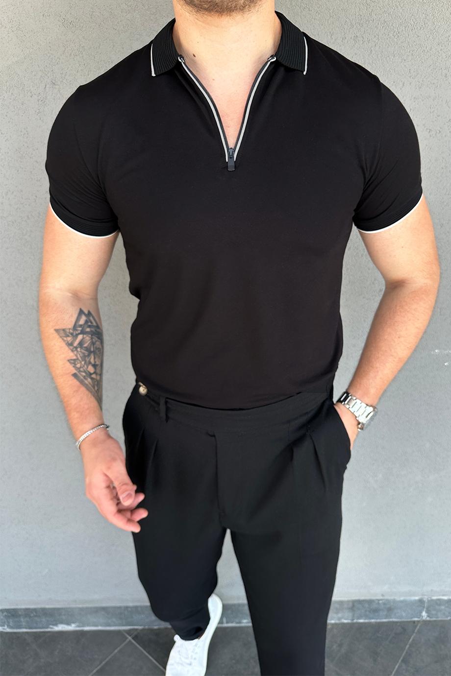 SİYAH ÇİZGİLİ POLO YAKA FERMUARLI T-SHİRT