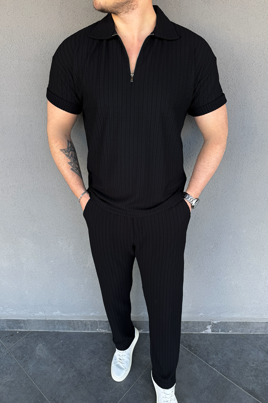 SİYAH DESENLİ T SHİRT-PANTALON TAKIM