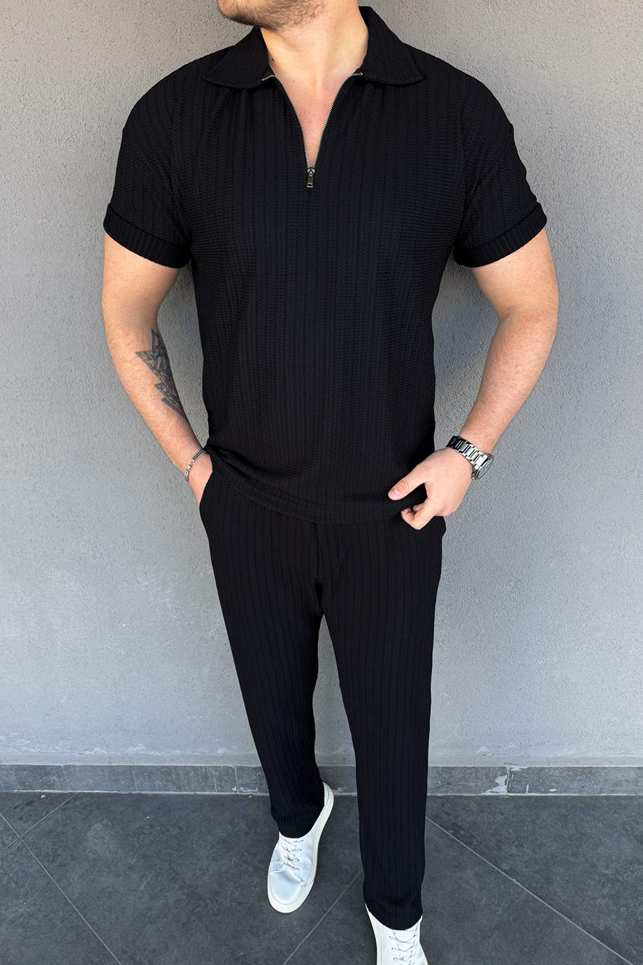 SİYAH DESENLİ T SHİRT-PANTALON TAKIM