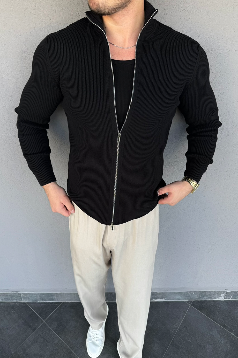 SİYAH DİK YAKA FERMUARLI BASİC HIRKA