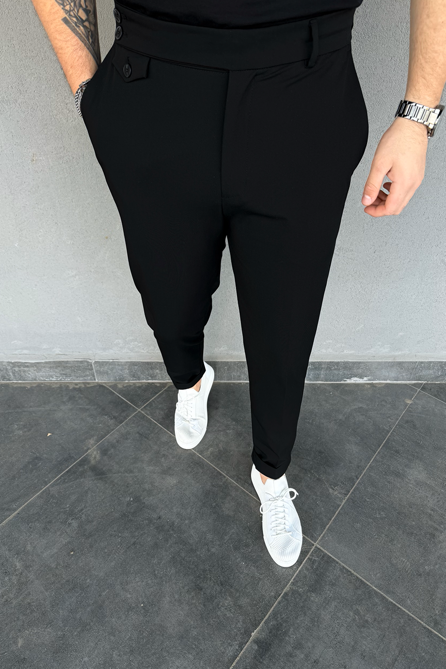 SİYAH DÜĞME VE CEPÇİK DETAYLI İTALYAN KESİM PANTALON