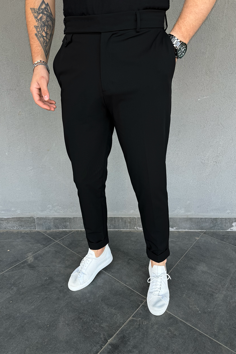 SİYAH DÜĞME VE CEPÇİK DETAYLI İTALYAN KESİM PANTALON
