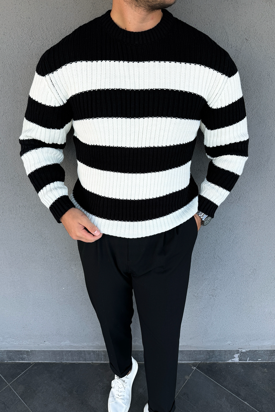 SİYAH-EKRU ÇİZGİLİ OVERSİZE ÖRME KAZAK