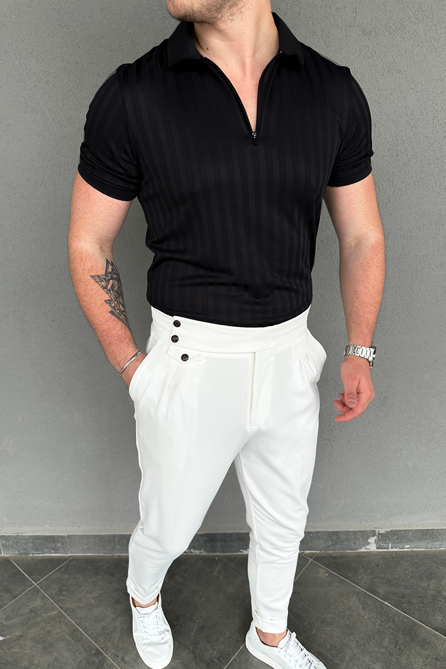 SİYAH FERMUAR DETAYLI T-SHİRT