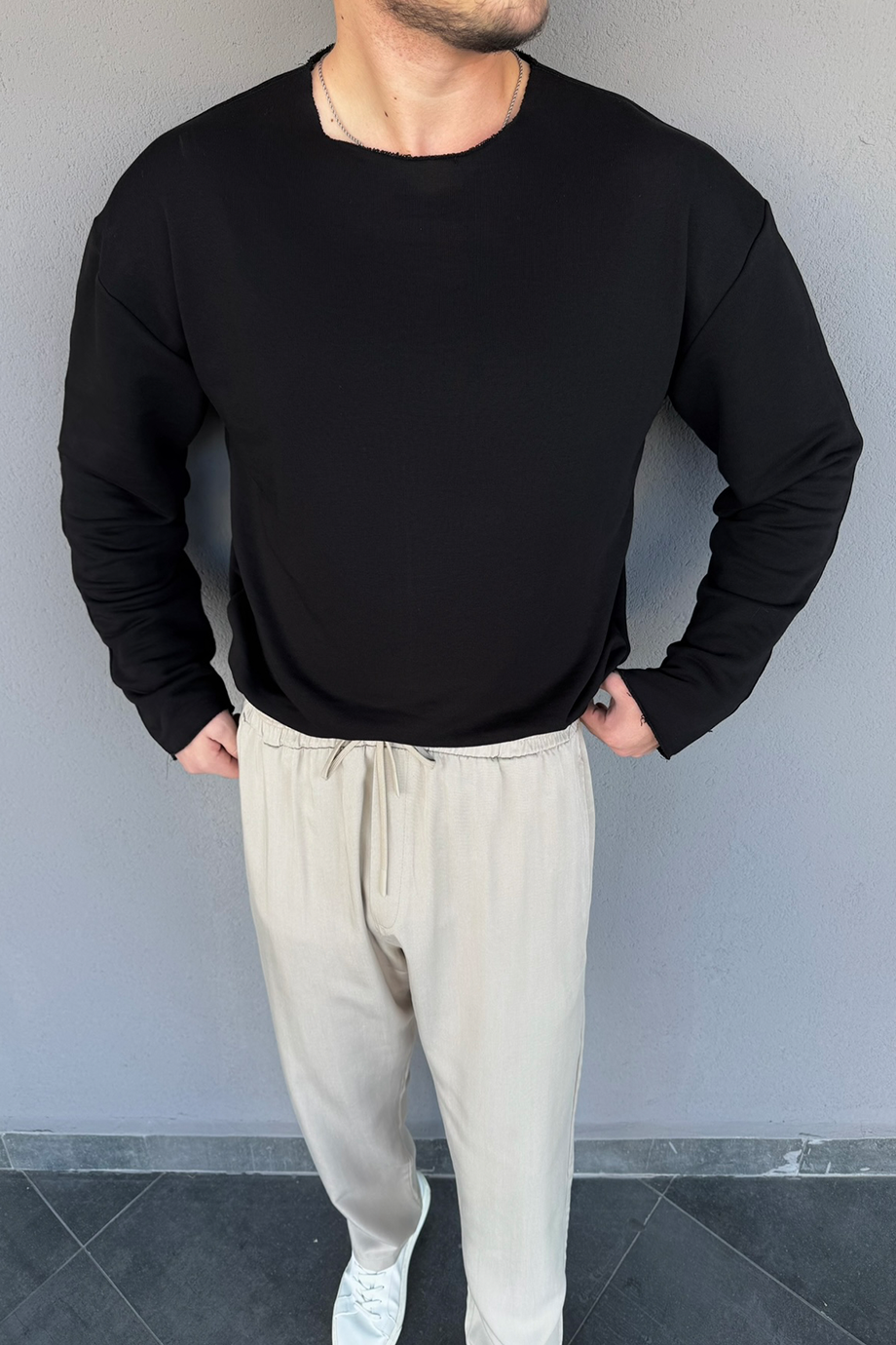 SİYAH GENİŞ YAKA OVERSİZE KAZAK