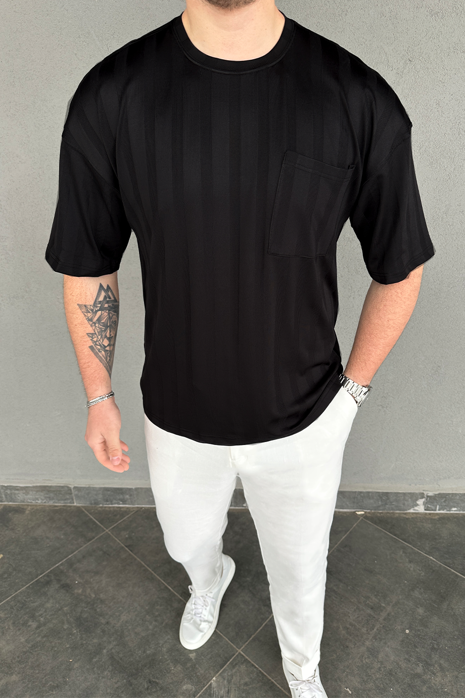 SİYAH JAKARLI OVERSIZE T-SHIRT