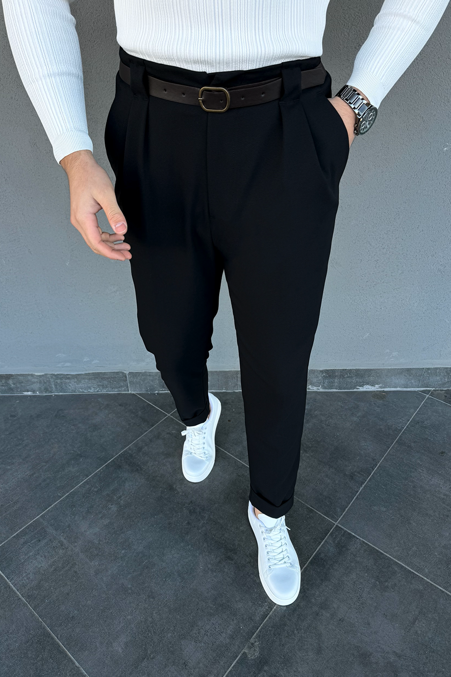 SİYAH KEMER DETAYLI İTALYAN KESİM PANTALON