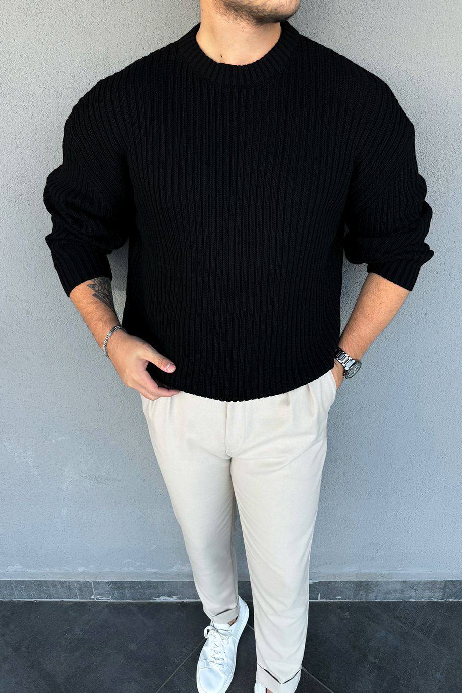 SİYAH OVERSIZE KALIP BİSİKLET YAKA ÖRME KAZAK