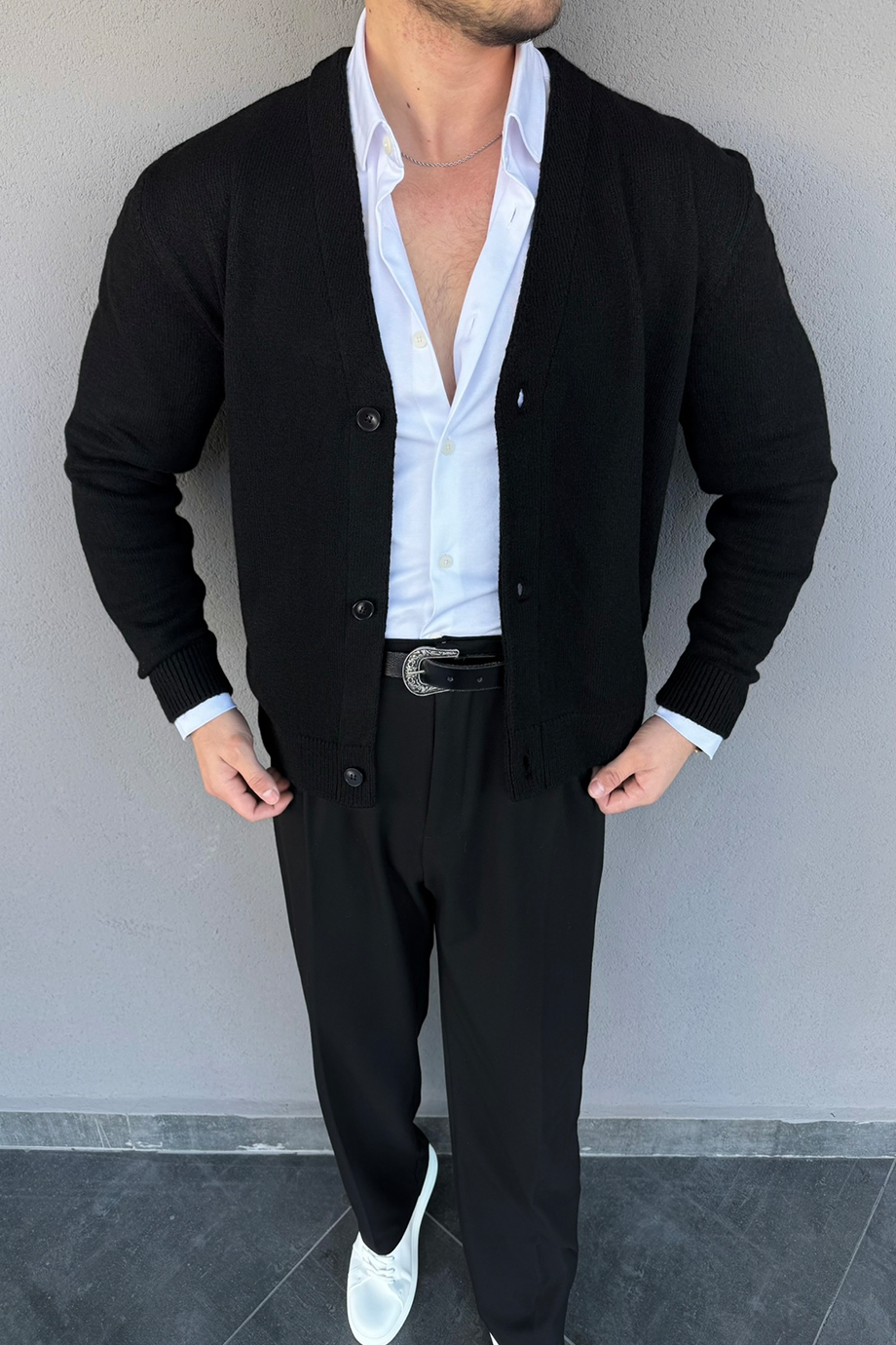 SİYAH ÖZEL TASARIM HIRKA