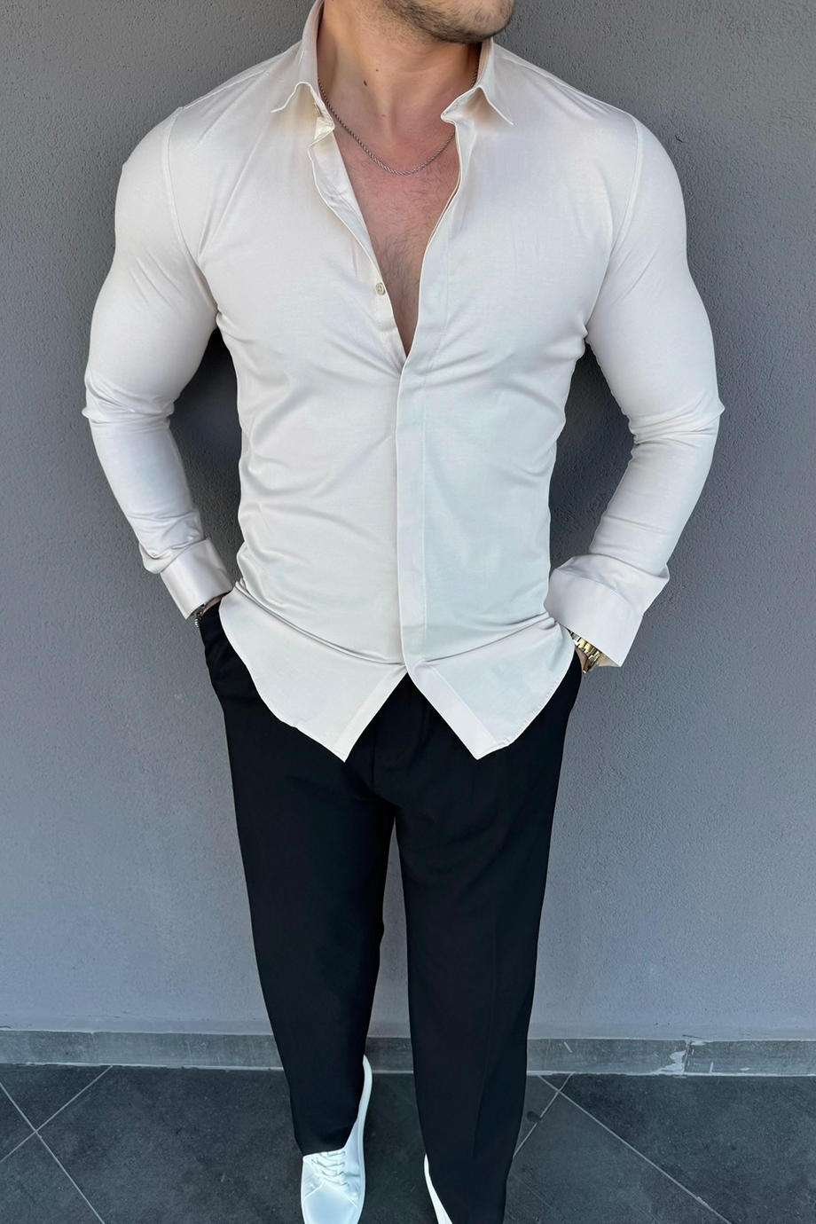 SLİM-FİT BEJ GİZLİ PAT GÖMLEK