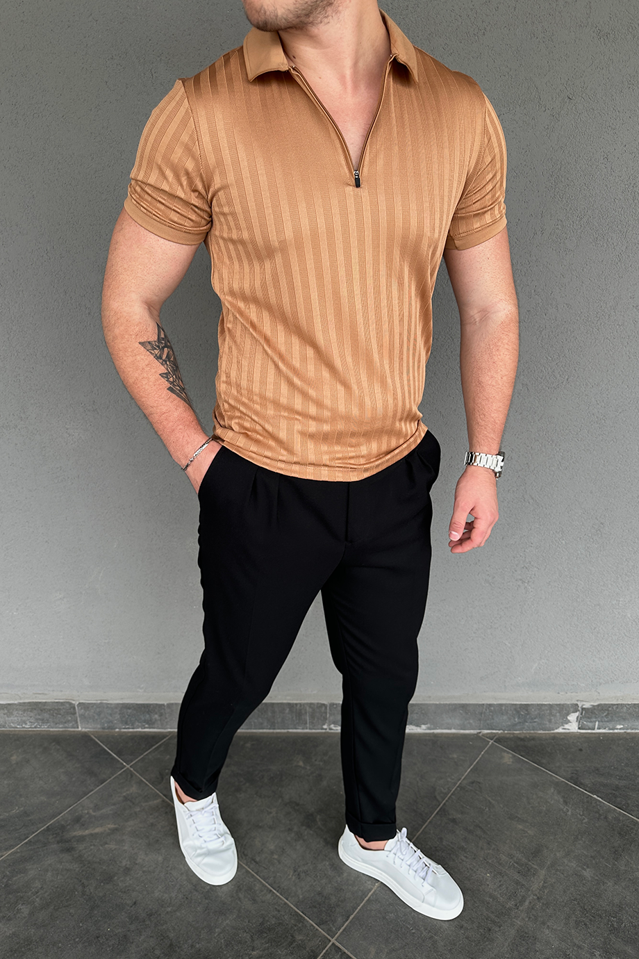 TABA FERMUAR DETAYLI T-SHİRT