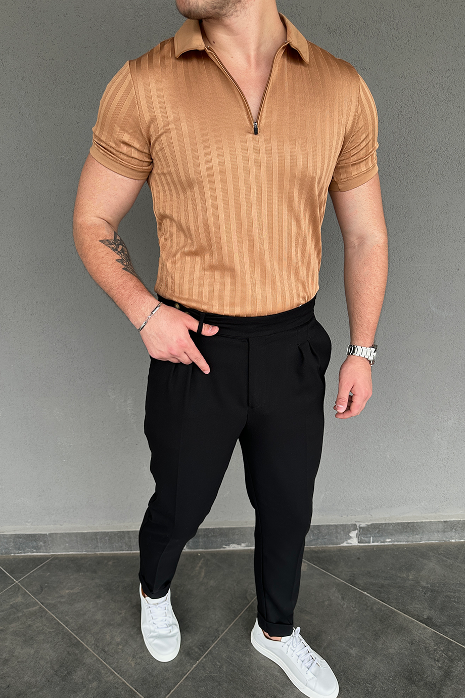 TABA FERMUAR DETAYLI T-SHİRT