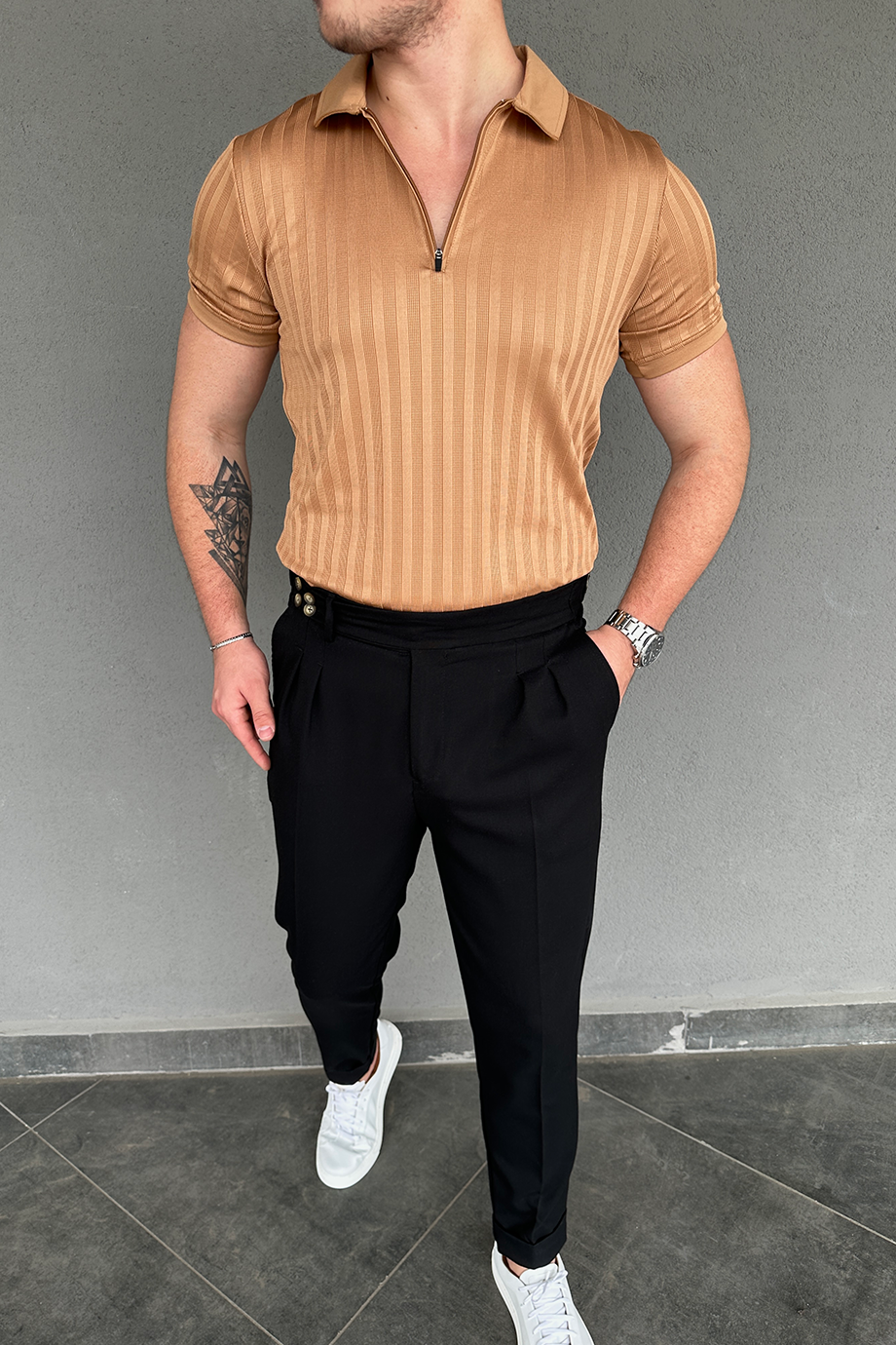 TABA FERMUAR DETAYLI T-SHİRT