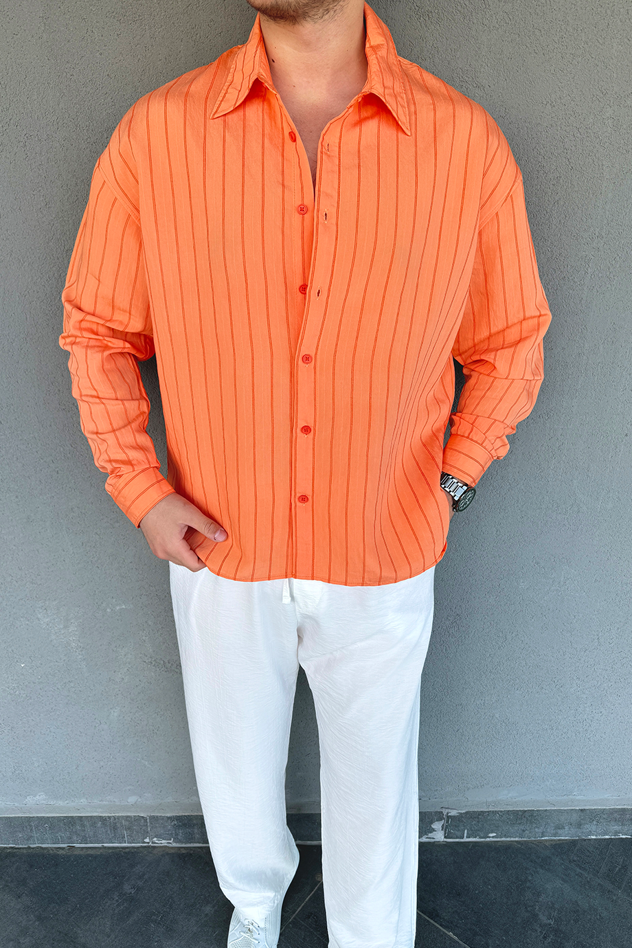 TURUNCU DİKEY ÇİZGİLİ GENİŞ YAKA OVERSIZE GÖMLEK