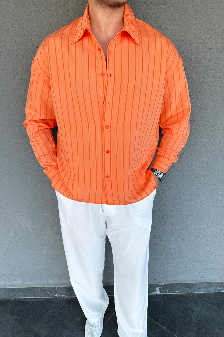 TURUNCU DİKEY ÇİZGİLİ GENİŞ YAKA OVERSIZE GÖMLEK