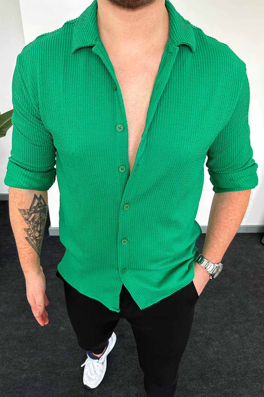 YEŞİL ÖRME KUMAŞ DESENLİ GÖMLEK