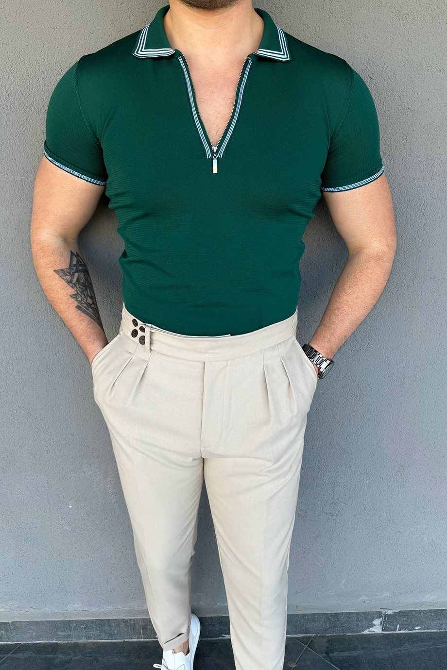 YEŞİL ÖZEL TASARIM FERMUAR DETAYLI TRİKO T-SHİRT