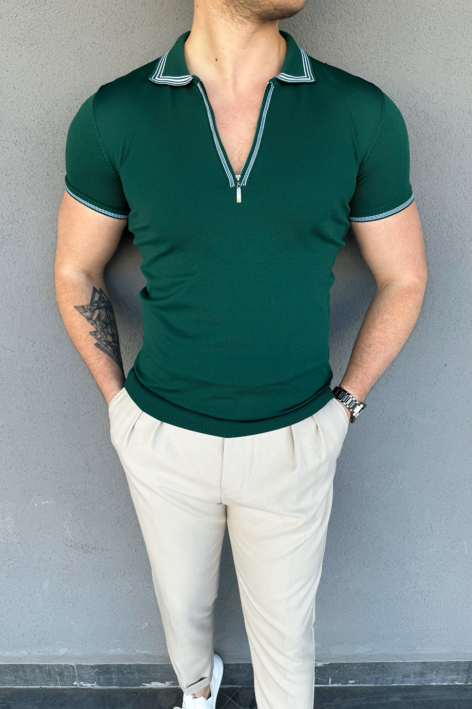 YEŞİL ÖZEL TASARIM FERMUAR DETAYLI TRİKO T-SHİRT