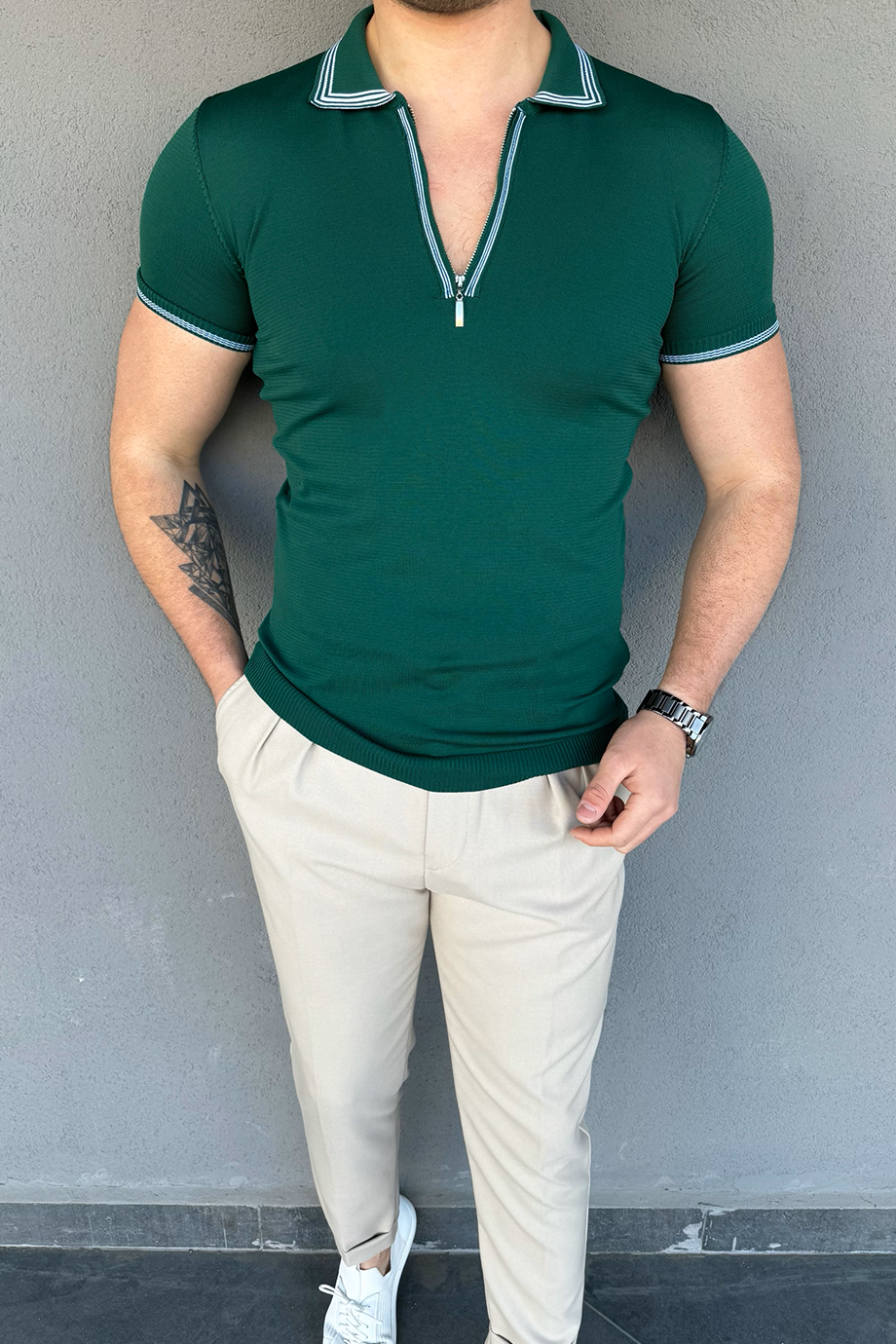 YEŞİL ÖZEL TASARIM FERMUAR DETAYLI TRİKO T-SHİRT