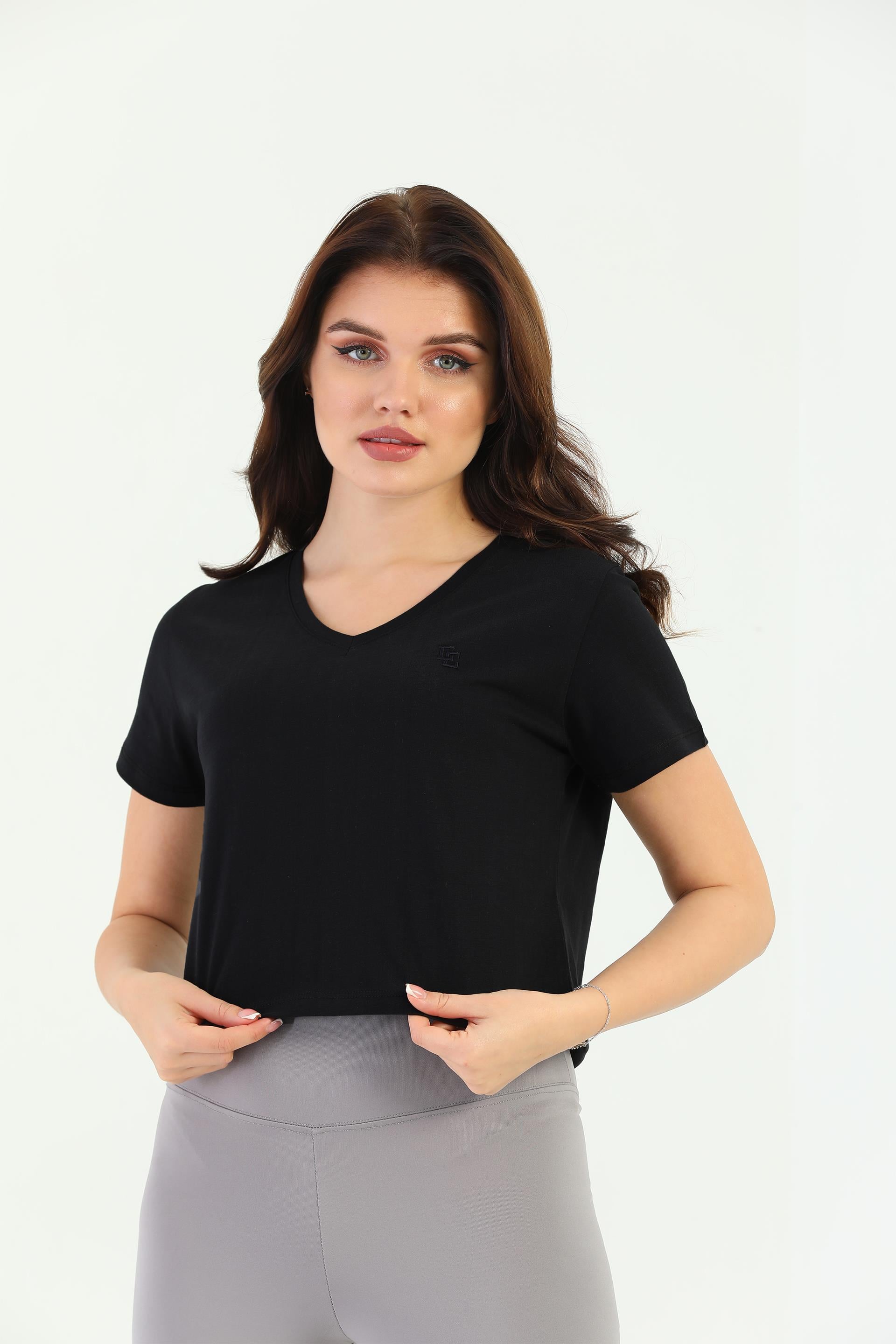 Edelle Siyah Crop V-Yaka Kadın Tişört
