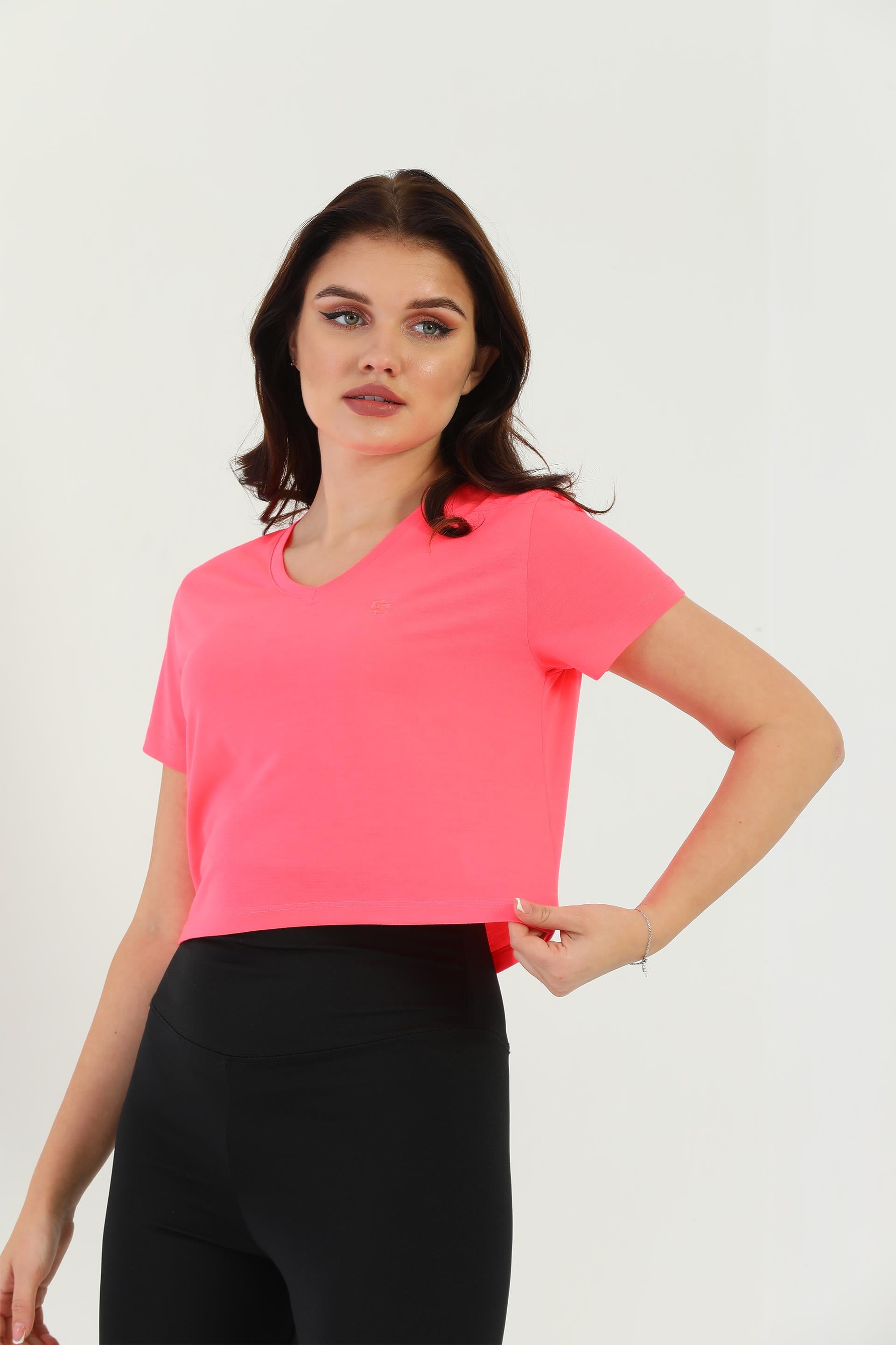 Edelle Pembe Crop V-Yaka Kadın Tişört