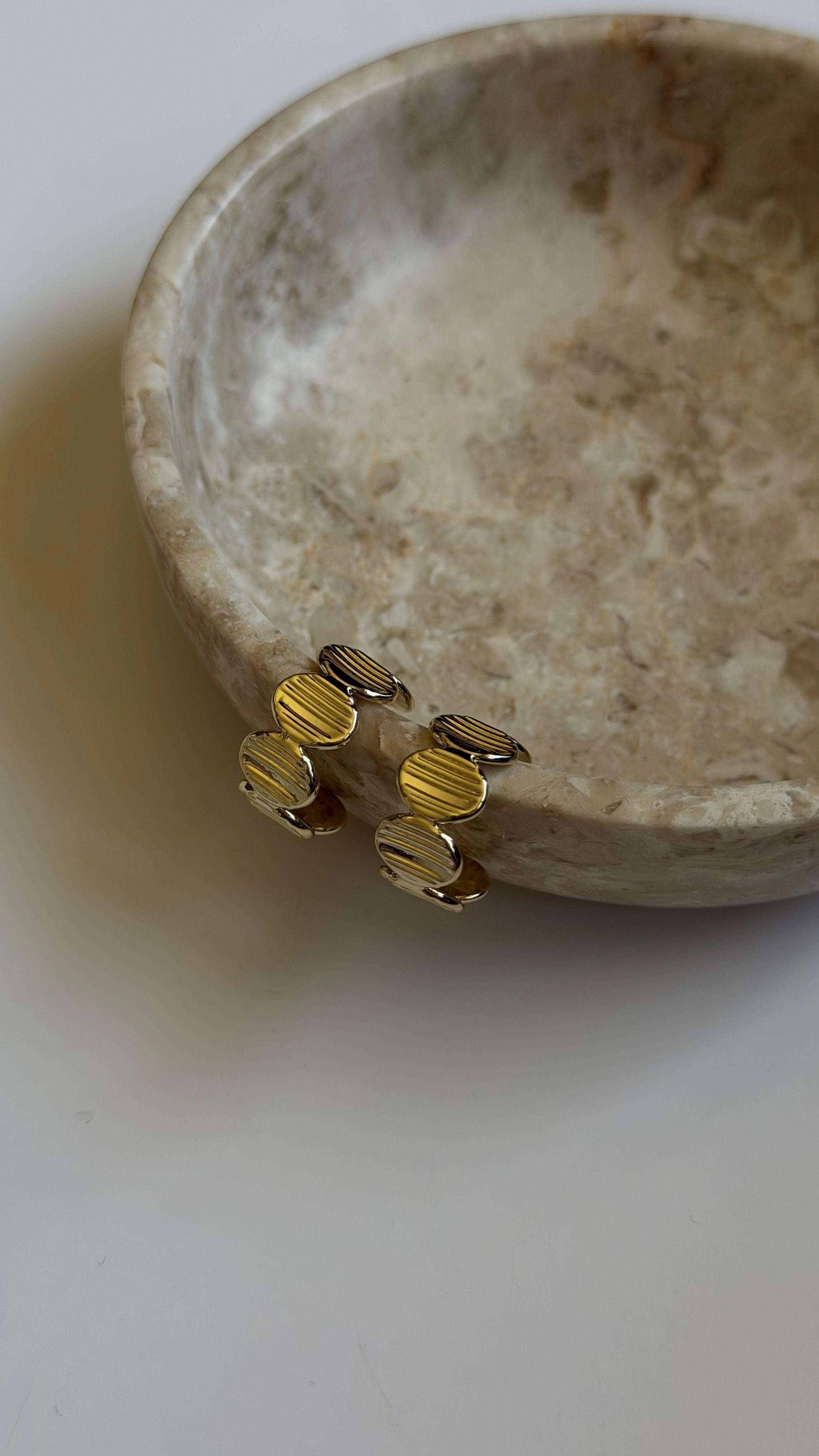 GOLD COIN HOOP KÜPE