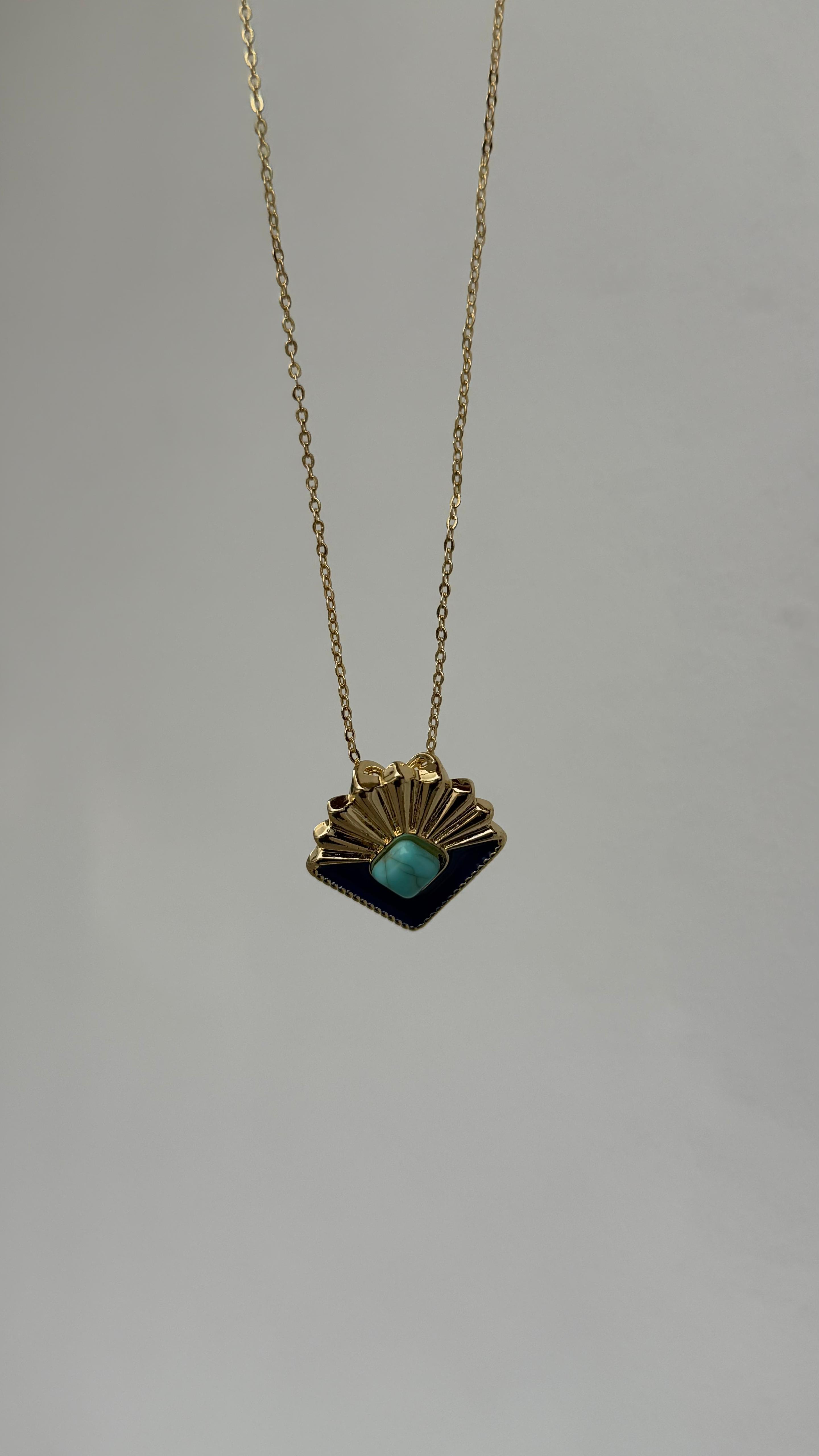 GOLD FAN SHELL KOLYE