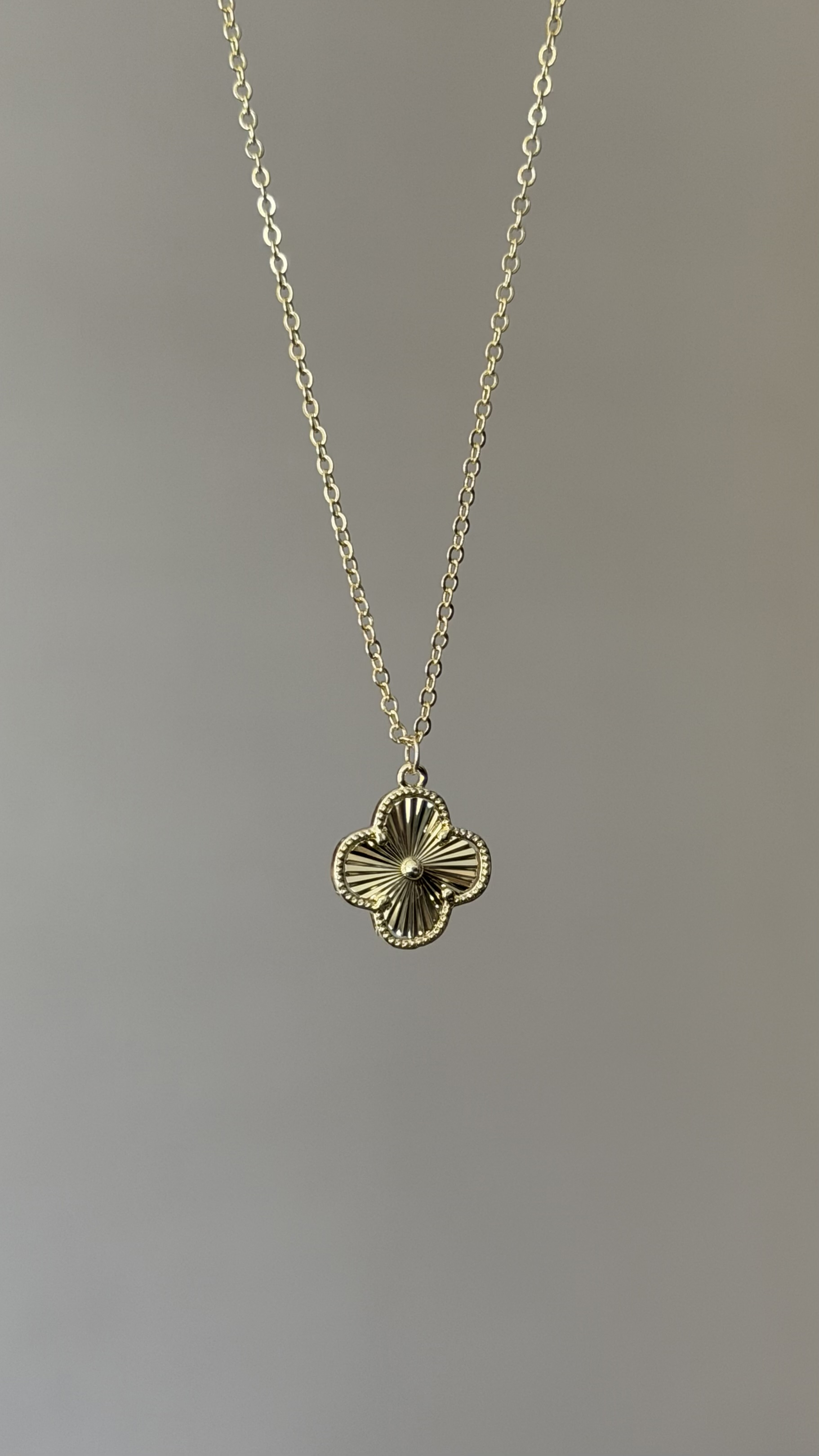 GOLD KOLYE
