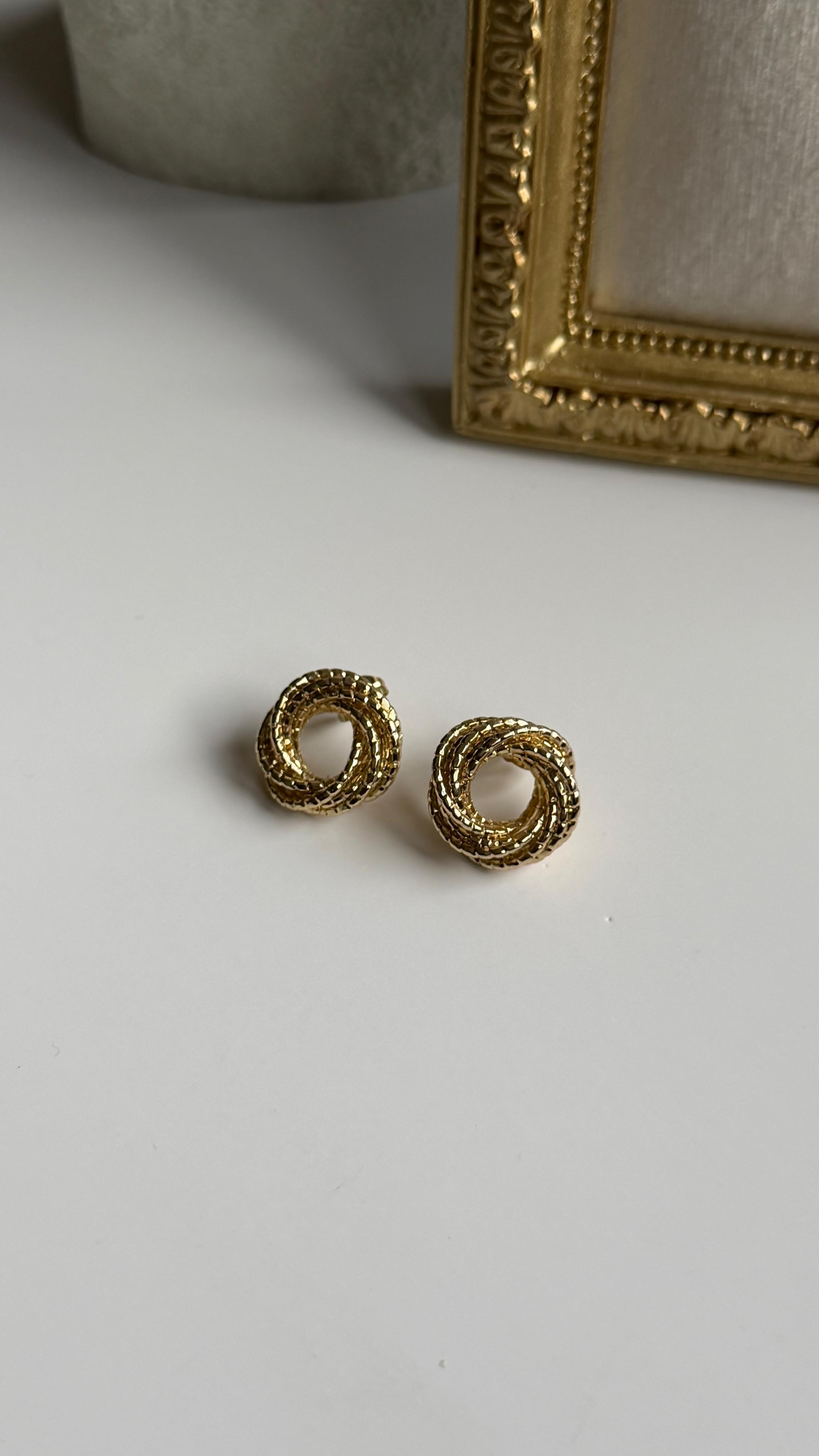 GOLD TWIST HOOP KÜPE