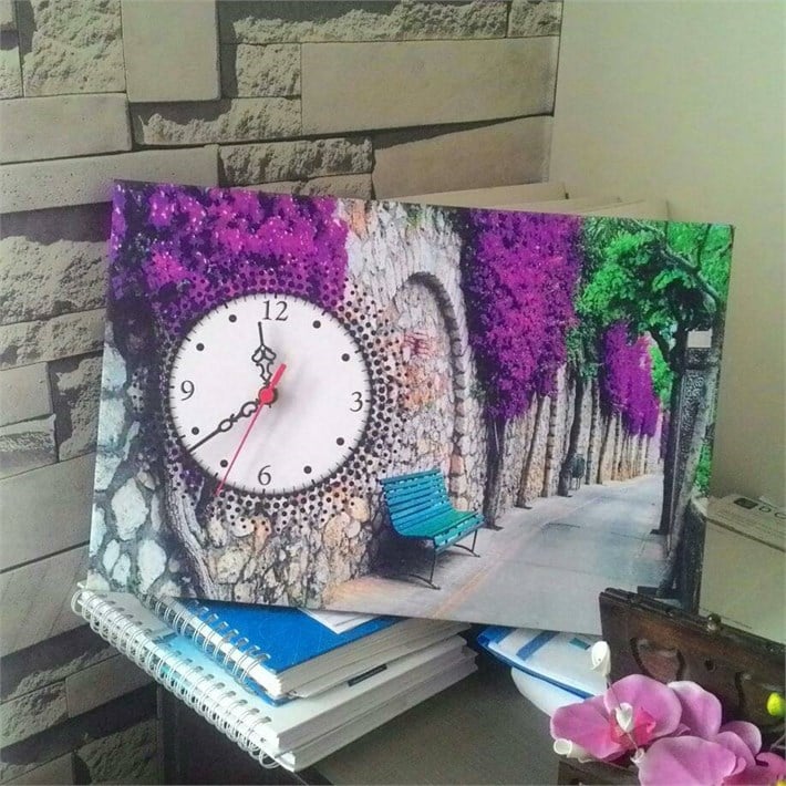 Mor Salkımlı Sokak Saatli Kanvas Tablo