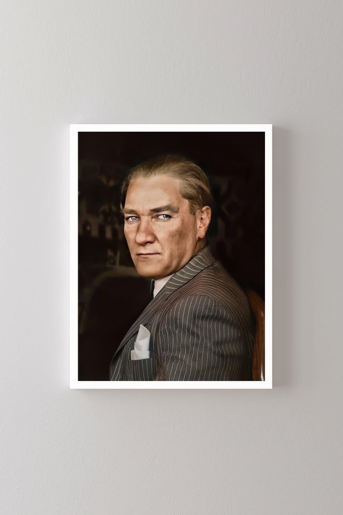 Atatürk Portresi Bakış Mustafa Kemal Çizgili Takım Cep Mendili Ofis Dekor Renklendirilmiş Portre Çerçeveli Tablo – Naturel Çerçeve