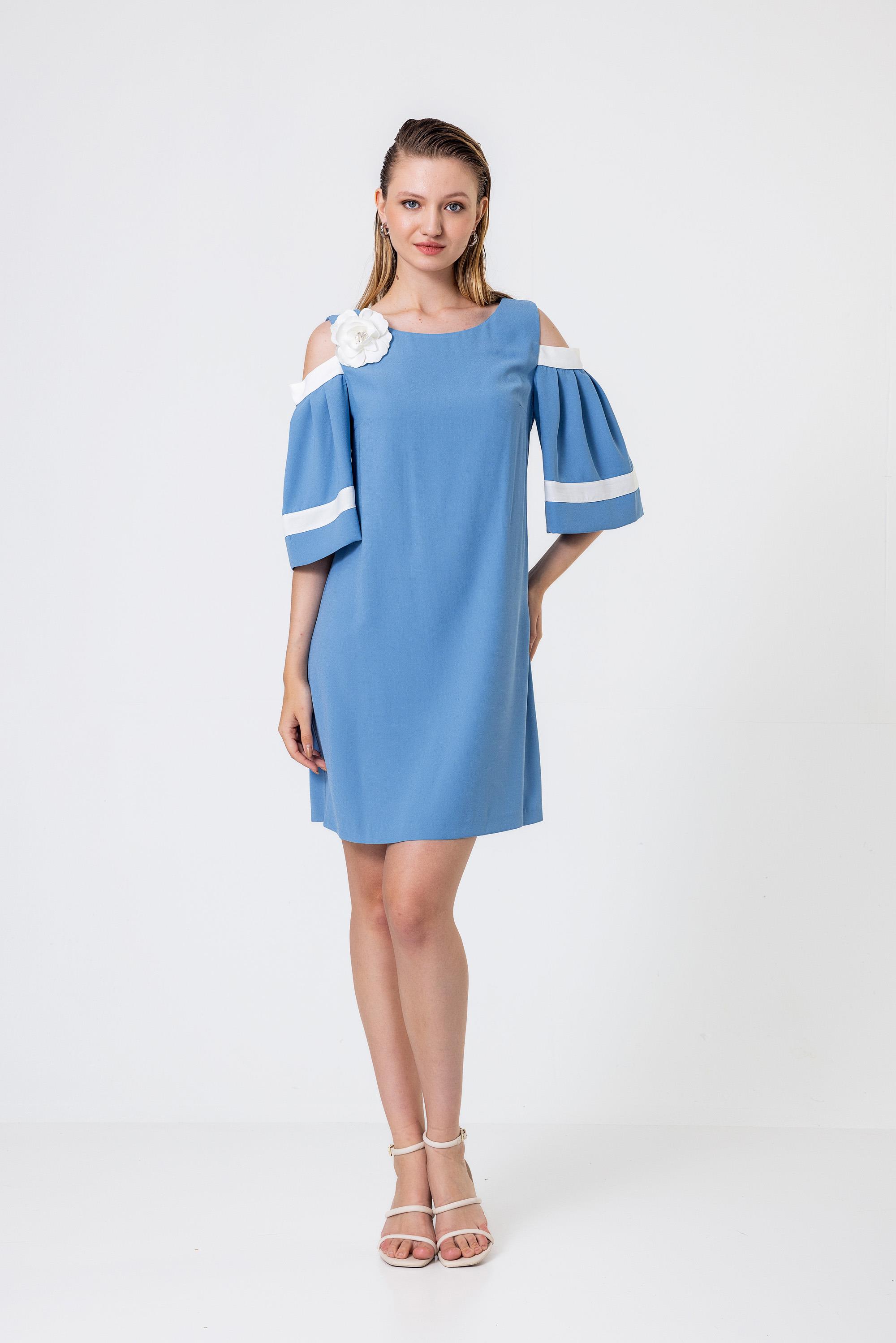 Shoulder Window Detailed Floral Brooch Casual Cut Short Dress Blue