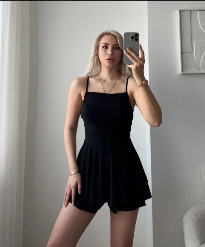 Straplez Mini Etek Görünümlü Şortlu Elbise Büzgülü Şık Yazlık - Siyah