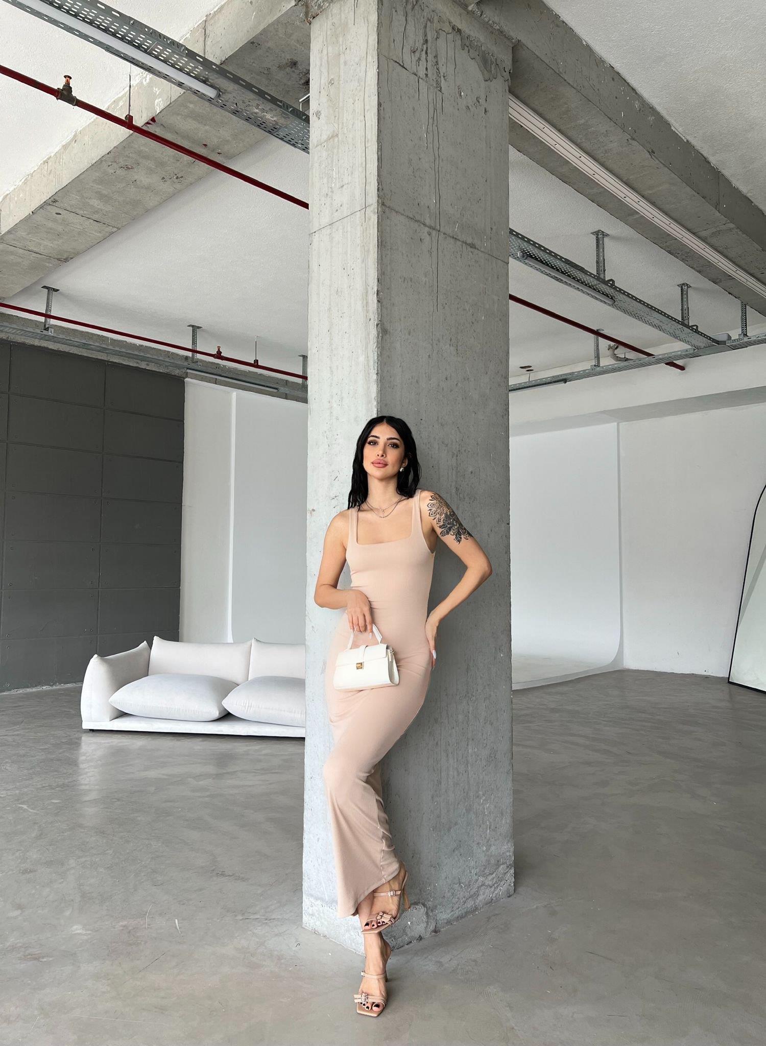 Kadın Kalın Askılı Maxi Boy Yazlık Burgu Kumaş Elbise