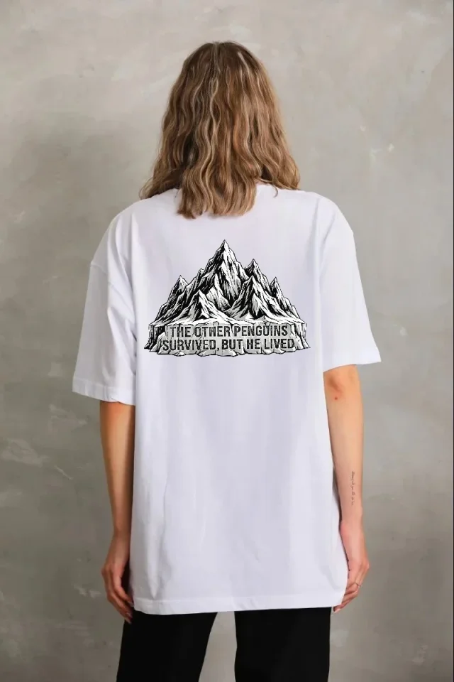 Nihilist Penguen Temalı Oversize Bisiklet Yaka Tişört - Beyaz