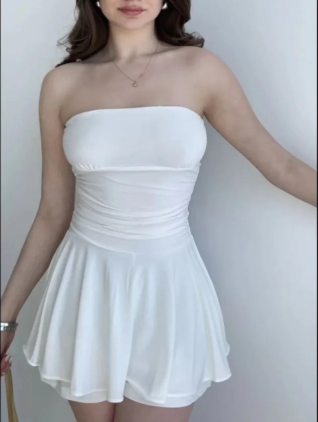 Straplez Mini Etek Görünümlü Şortlu Elbise Büzgülü Şık Yazlık - Beyaz