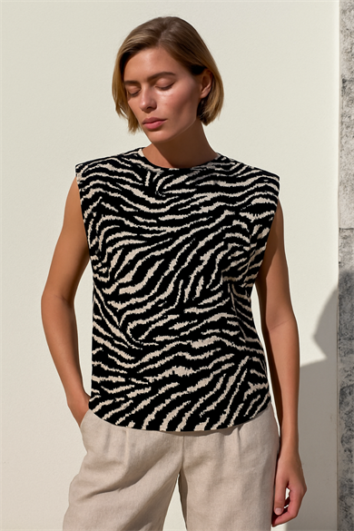 Vegas Top, Organik Pamuklu Zebra Desenli Düşük Omuzlu T-shirt