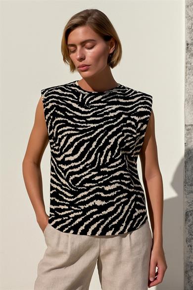 Vegas Top, Organik Pamuklu Zebra Desenli Düşük Omuzlu T-shirt