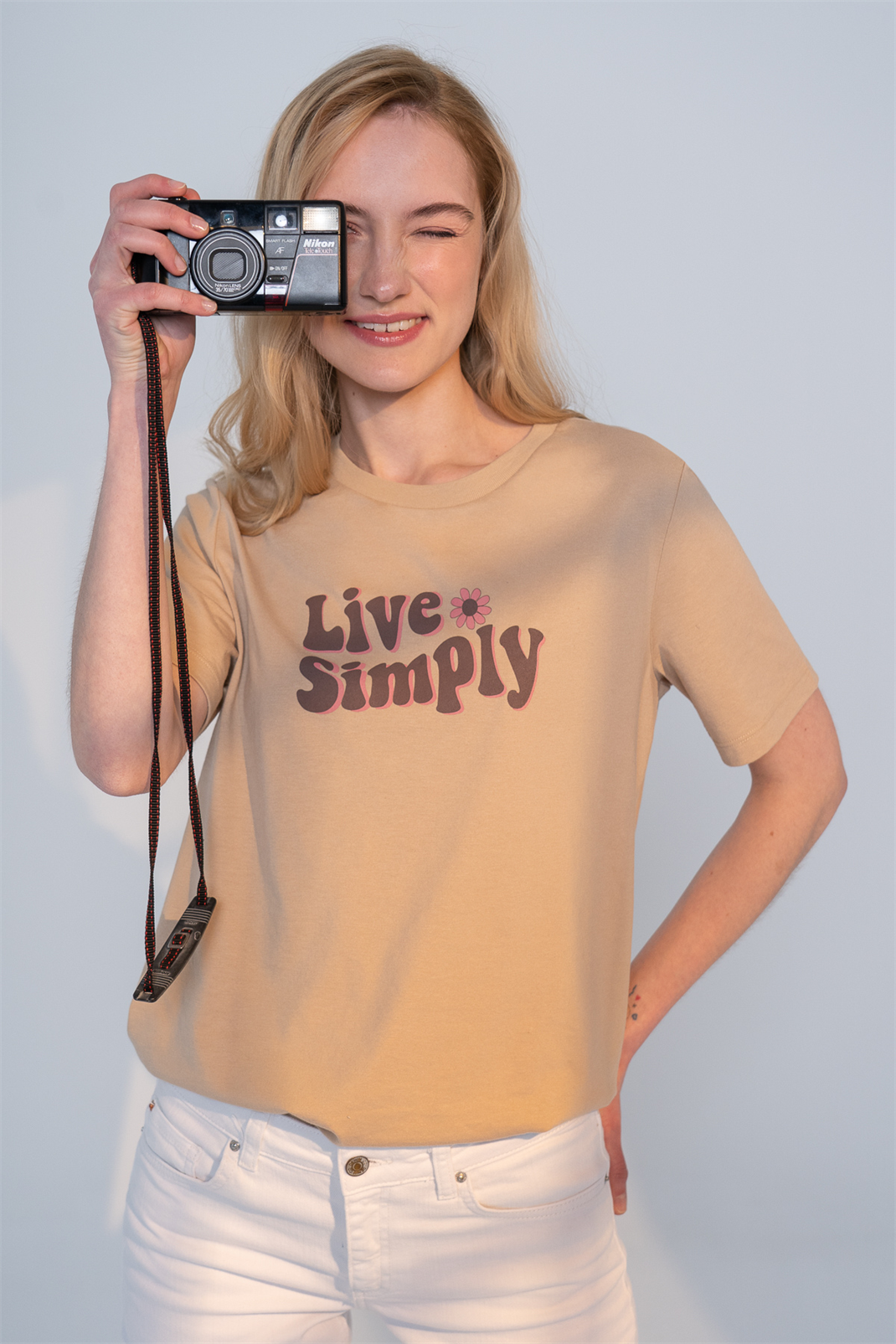 SIMPLY TEE BASKILI KISA KOL TSHIRT