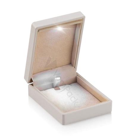 Beyaz Işıklı Kolye Kutusu
