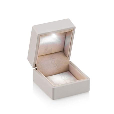 Beyaz Işıklı Tırnaklı Alyans Kutusu