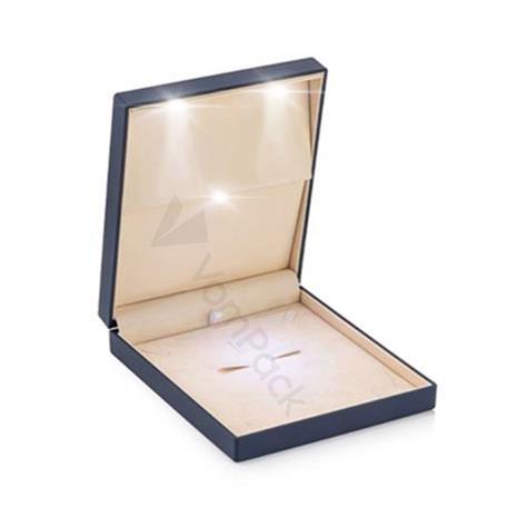 Lacivert Işıklı Set Kutusu