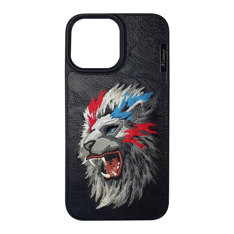 iP 14 Pro Ferocious Serisi Aslan Nakış işlemeli 3D Detaylı Kılıf Siyah