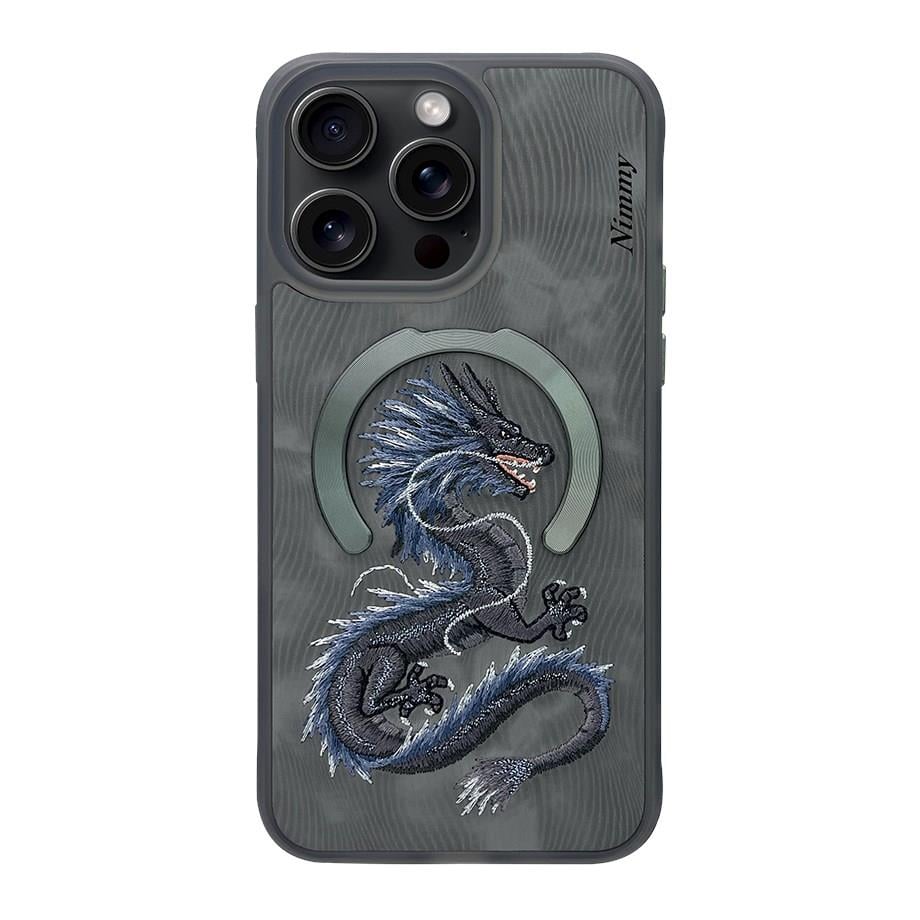 iP 15 Uyumlu Dragon Serisi Magsafe Nakış işlemeli Detaylı 3D Kılıf Gri
